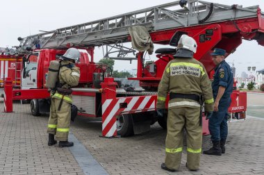 KHABAROVSK, Rusya, 21 Ağustos 2012: İtfaiye checki vardır