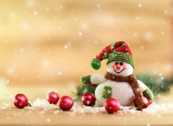 Christmas background.funny snowman dressed as Santa Claus and Ch — Stock Photo, Image
