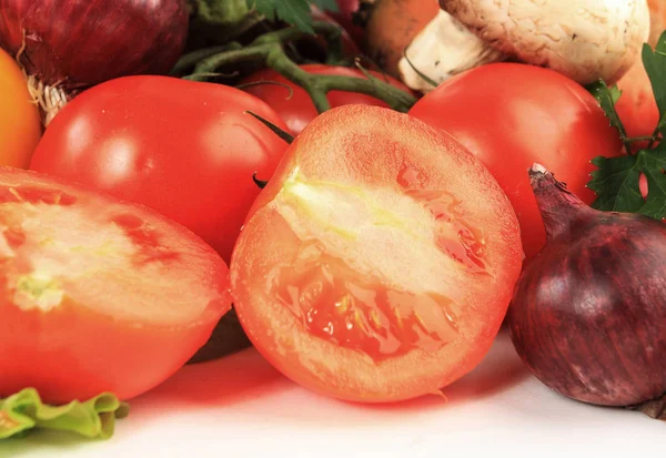Sliced tomatoes with mushrooms and onion salad. — Stock Photo, Image