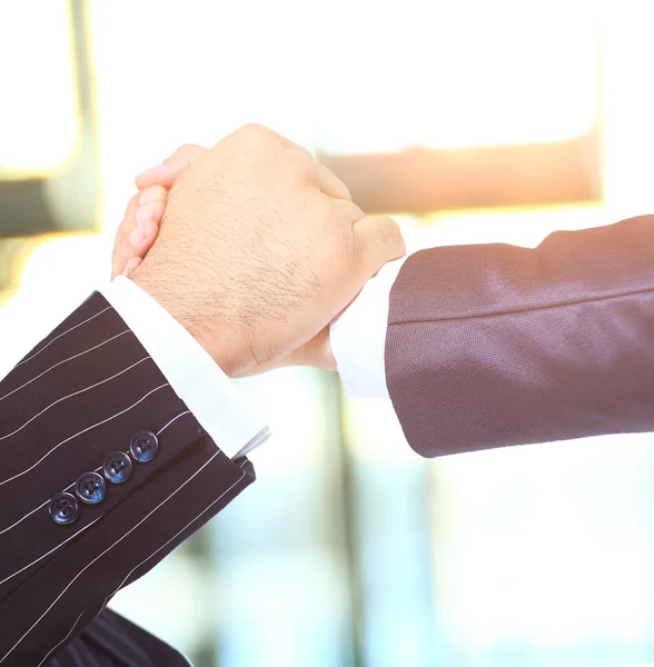 The conclusion of the transaction. Handshake. — Stock Photo, Image