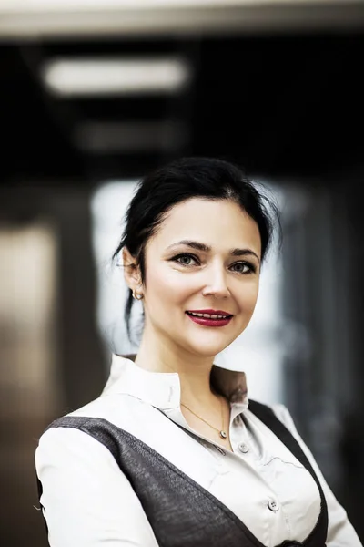 Retrato de una mujer de negocios en un buen día de trabajo — Foto de Stock