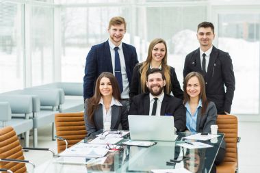 iş - ofis işyeri profesyonel iş takımda başarı kavramı