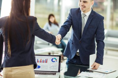 tokalaşırken mali ortakları ile çalışma alanı