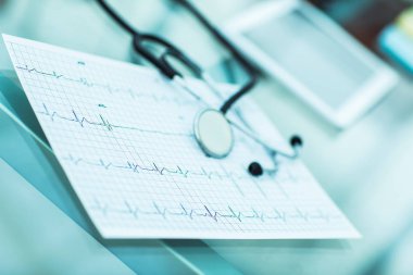 Steteskop ve Elektrokardiyogram terapist tablosundan Tarih