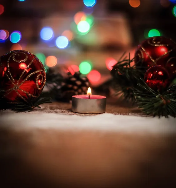 Candela e decorazioni dell'albero di Natale.Natale festivo backgrou — Foto Stock