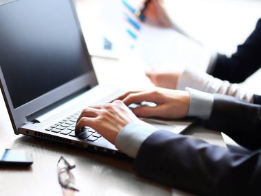 iş ve ofis kavramı - kadar yakın iş takım dosyaları ile