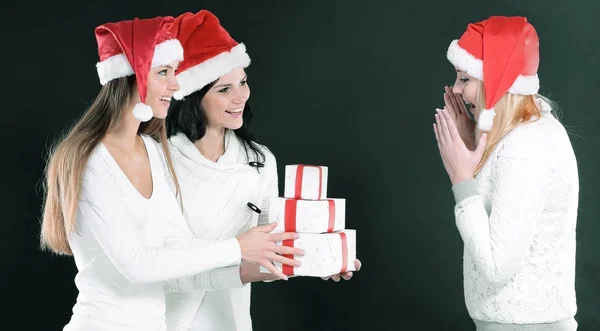 Três menina feliz no traje de Papai Noel com Natal — Fotografia de Stock