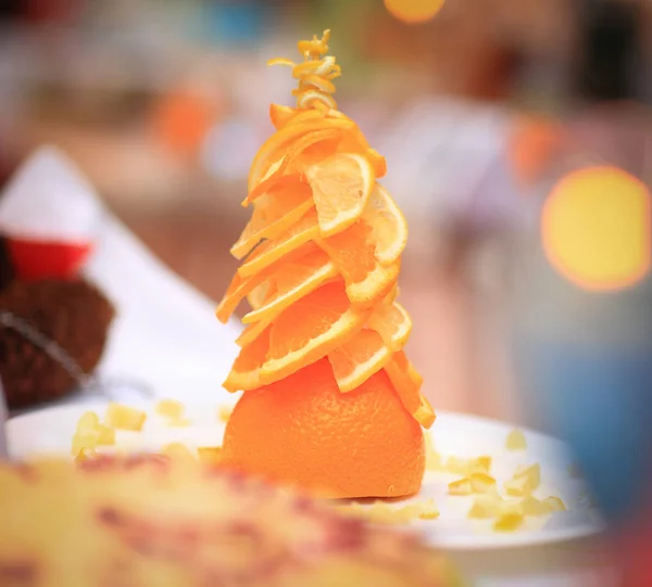 Closeup.elegant dessert på julbordet. — Stockfoto