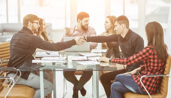 Handshake financial partners and business team in the workplace — Stock Photo, Image
