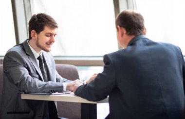 Daha İyi Sonuçlara Ulaşmak İçin İş Takımı Birlikte Çalışıyor