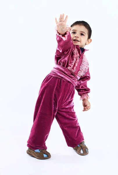 Portret małego chłopca cygańska w stroju narodowego — Zdjęcie stockowe