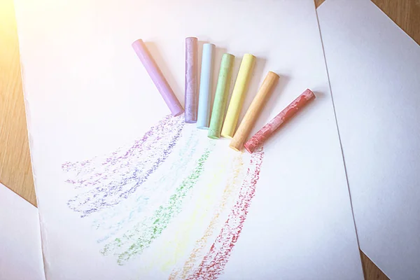 Lápis de cor para desenho. o conceito de criatividade infantil . — Fotografia de Stock