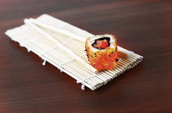Geleneksel Japon yemekleri, suşi.. — Stok fotoğraf