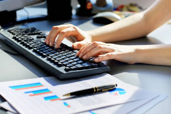 Cartas de colores financieras y empresariales — Foto de Stock