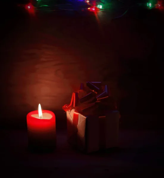 2 초 및 휴가 배경 크리스마스 선물. — 스톡 사진