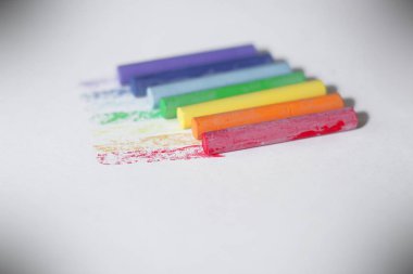 ulticolored boya kalemi drawing.isolated beyaz bir arka plan üzerinde için