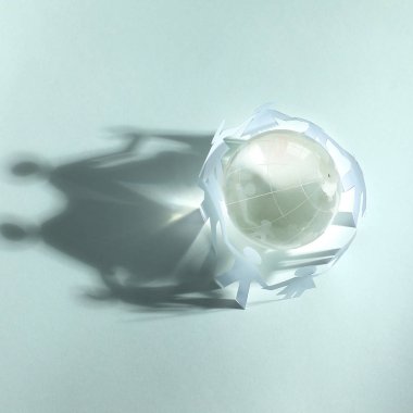 Cam Küre ve aile kağıt oyuncak bebek