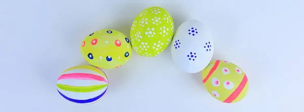 Kleurrijke Pasen eieren .de concept van de viering — Stockfoto