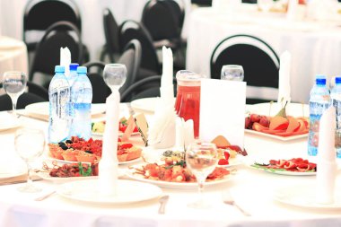 Tablo catering hizmeti ile gümüş ayarla