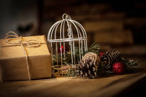 Caja de regalo en fondo de Navidad .photo con espacio de copia — Foto de Stock