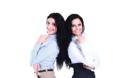 Beyaz arka plan üzerinde iki genç kadın çalışanların portresi