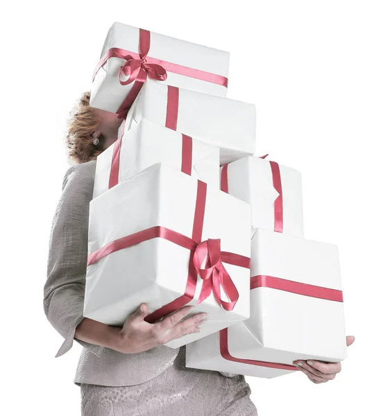 Primer plano de mujer con un montón de cajas de regalo . — Foto de Stock