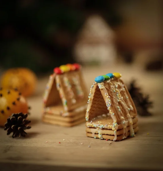 Kerstkeuken. achtergrond afbeelding cookies en sinaasappels op de — Stockfoto