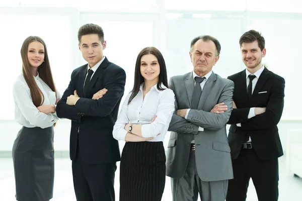 Gruppe von Geschäftsleuten auf hellem Hintergrund — Stockfoto