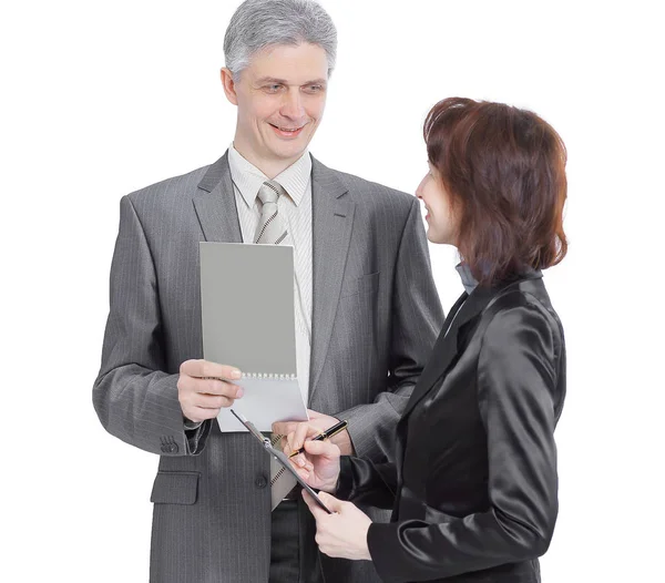 Hombre de negocios y asistente femenino discutiendo temas de trabajo . —  Fotos de Stock