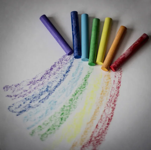Buntstifte zum Zeichnen. das Konzept der Kreativität der Kinder. — Stockfoto