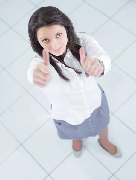 View from the top.in full growth.successful business woman showing thumb up — Stock Photo, Image
