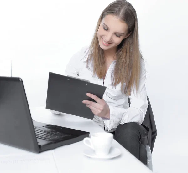 Verkställande kvinnlig assistent arbetar med dokument i office. — Stockfoto