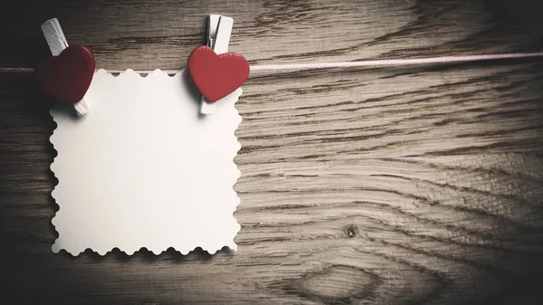 Szerelmes szívek a fából készült szerkezet háttér, Valentin-nap — Stock Fotó