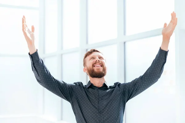 Doe dicht. een zeer gelukkige jonge zakenman — Stockfoto