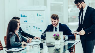 başarılı iş takım yeni bir fi bir sunum hazırlama