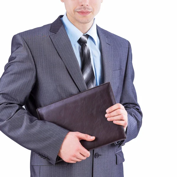 Jeune employé debout avec des documents de travail. isolé sur blanc. concept d'entreprise — Photo