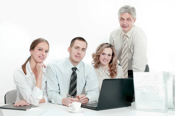 Porträtt av framgångsrik verksamhet team på arbetsplatsen på kontoret — Stockfoto
