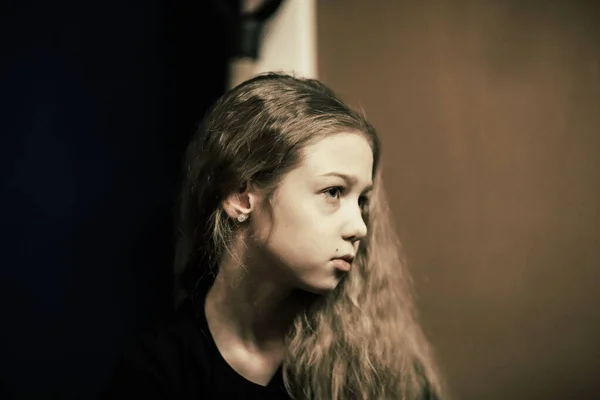 På nära håll. porträtt av ledsen tonåring flicka — Stockfoto