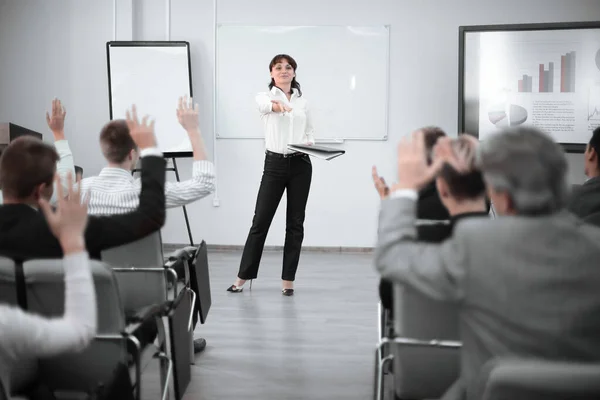 Speaker at business conference and audience asking questions — Stock Photo, Image