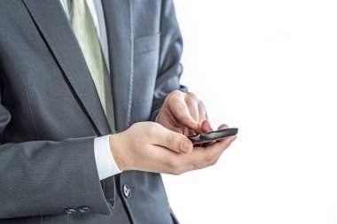 yakın çekim. SMS Smartphone'da tipik iş adamı
