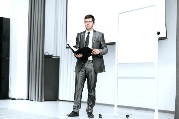 businessman makes a report on the business presentation