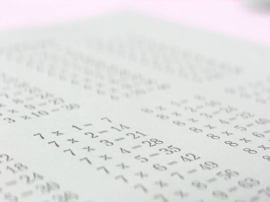 up.ballpoint kalem açık defter arka plan üzerinde kapatın