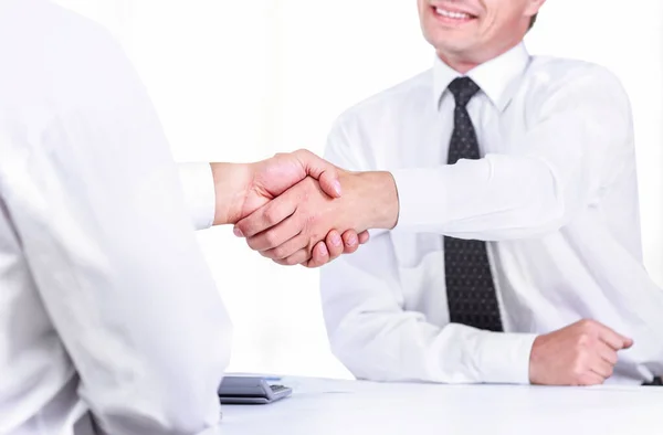 Närbild bild av business handskakning i mötet. Partnerskap-konceptet — Stockfoto