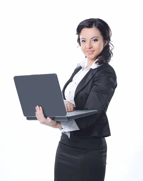 Beyaz zemin üzerinde bir dizüstü bilgisayar ile bir genç mutlu iş kadın portresi — Stok fotoğraf