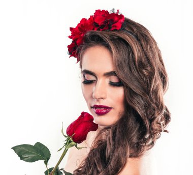 Akşam makyaj ile güzel bir kadın portresi.