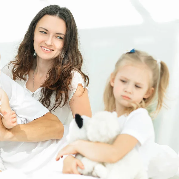 Primo piano Ritratto di una famiglia felice. concetto di felicità familiare — Foto Stock