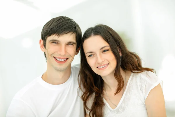 Felizes jovens couples.the conceito de felicidade familiar — Fotografia de Stock