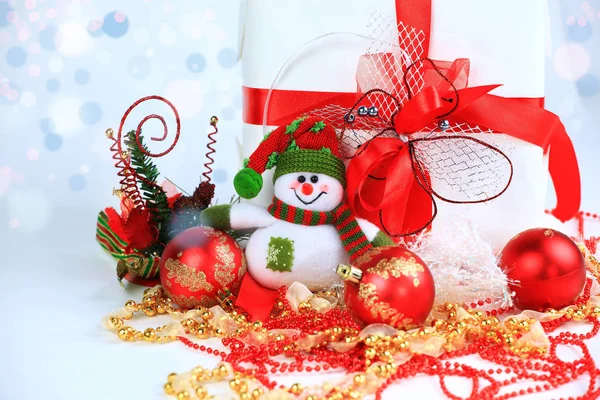 Close up. merry snowman, gift box and Christmas balls — 스톡 사진