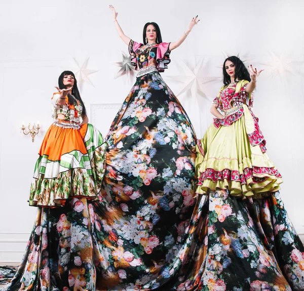 Three female dancers in traditional Gypsy dresses — Stock Photo, Image