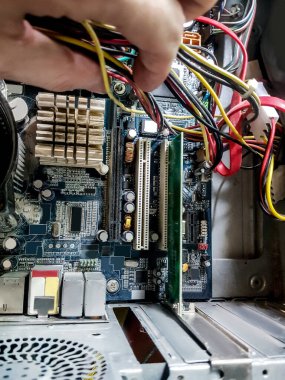 Bilgisayarın parçalarını yenileyen geliştiriciler